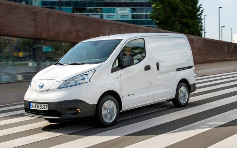 e-nv200-overview-2.jpg.ximg.l_12_m.smart