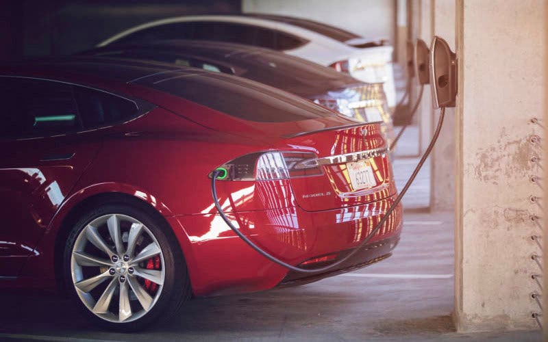 ParkingGarage_Charging-800x533