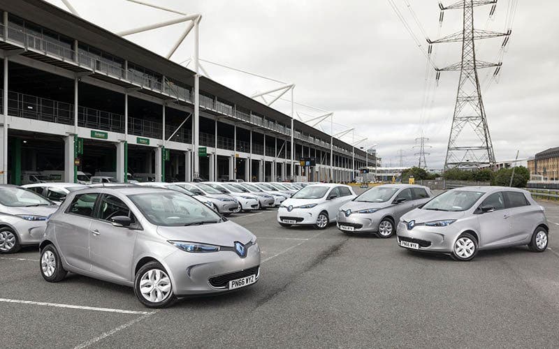 unk_RenaultZOE_BigOrder_Europcar