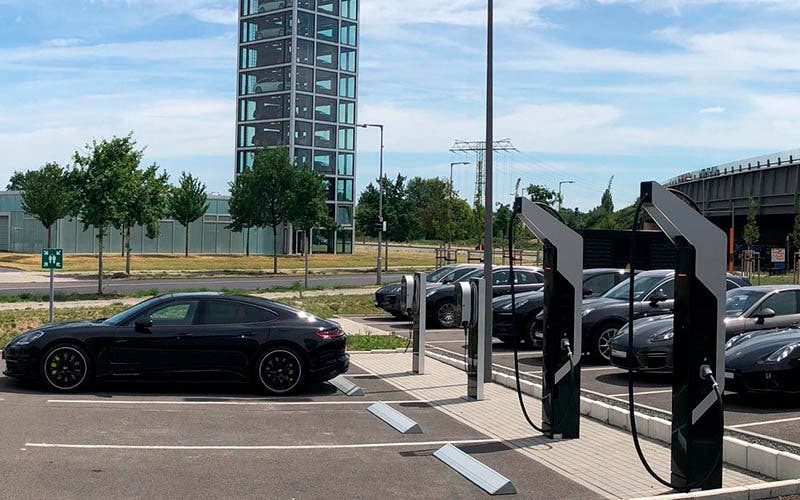 Estación de carga en el Porsche Berlin-Adlershof