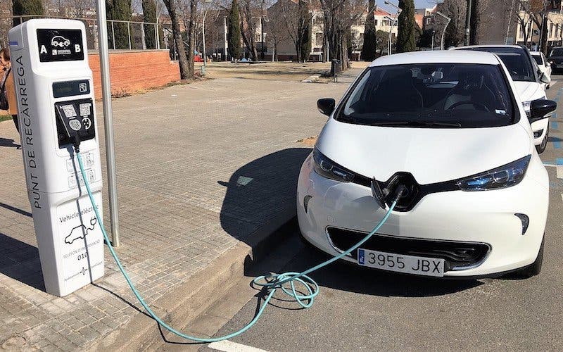 RENAULT-ZOE-PUNTO-RECARGA