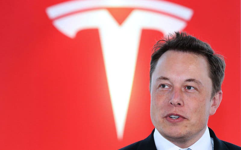 Elon Musk anuncia en Twitter que Tesla podría presentar un prototipo de pickup en 2019.