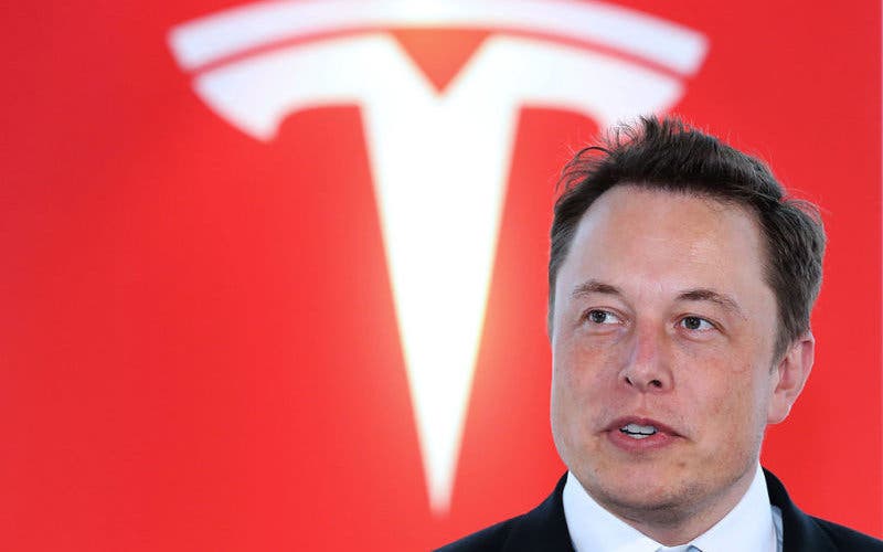 Elon Musk anuncia en Twitter que Tesla podría presentar un prototipo de pickup en 2019.