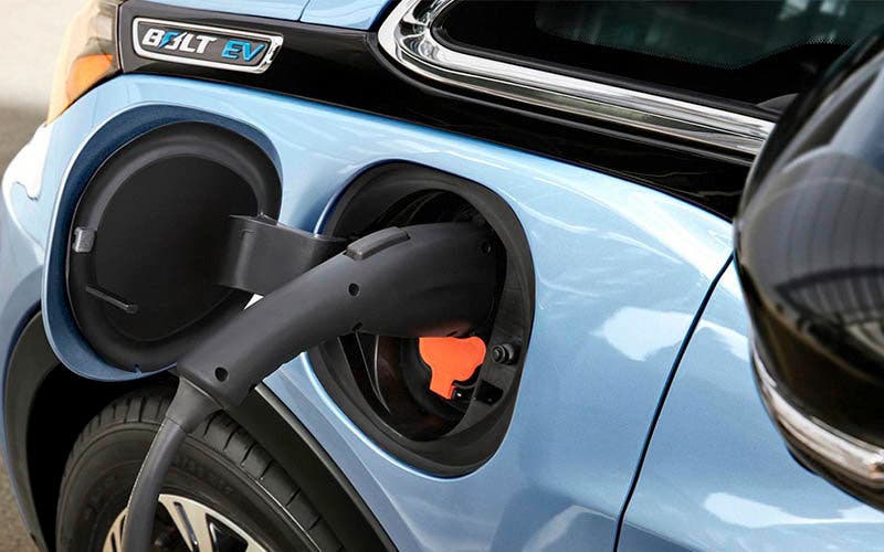 Nuevo sistema de recarga de General Motors para sus coches eléctricos