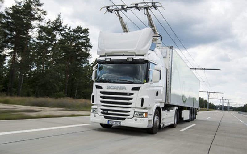 Scania-and-Siemens-installed-the-first-electric-highway-660x330