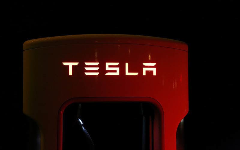 tesla-1724773_960_720