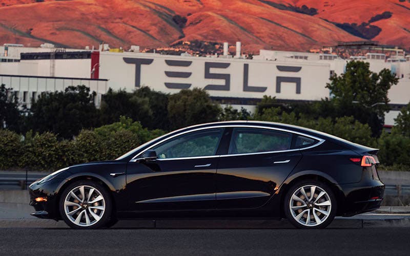 elon-musk-model-3-tesla
