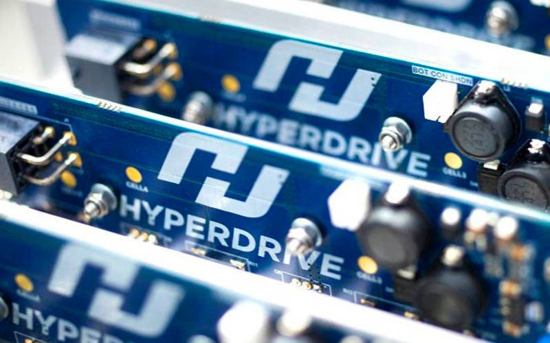 Hyperdrive Innovation e Hybria firman un acuerdo de colabroación para el desarrollo de vehículos ele´ctricos para climas adversos