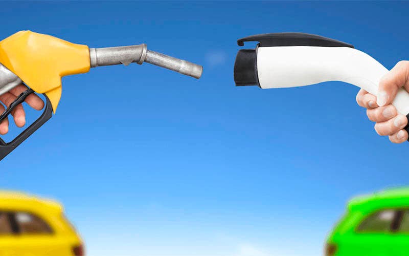 El precio de los coches eléctricos que los haga competitivos respecto a los d combustión, continua siendo un gran desafío