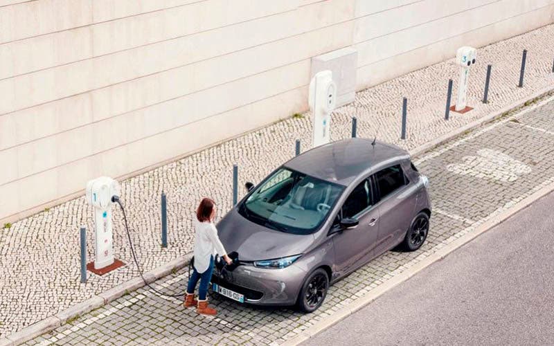 El suministro de las baterías de los vehículos eléctricos suponen una preocupación para la mayoría de los fabricantes
