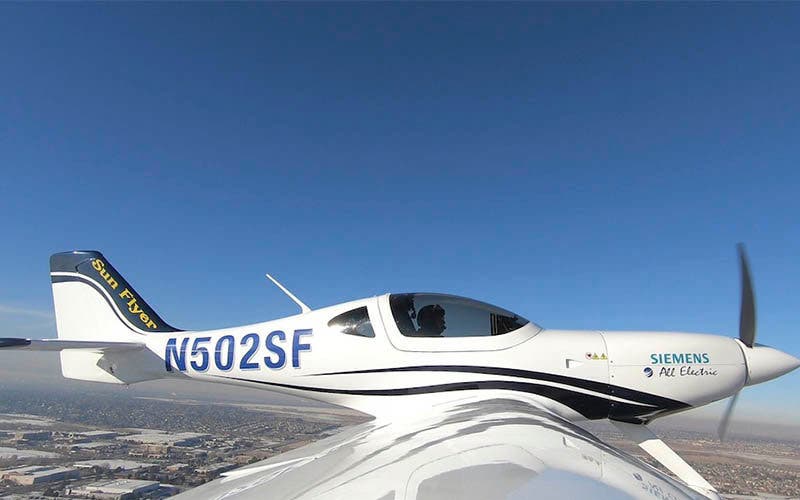 Prototipo del avión eléctrico Sun Flyer con motor de Siemens