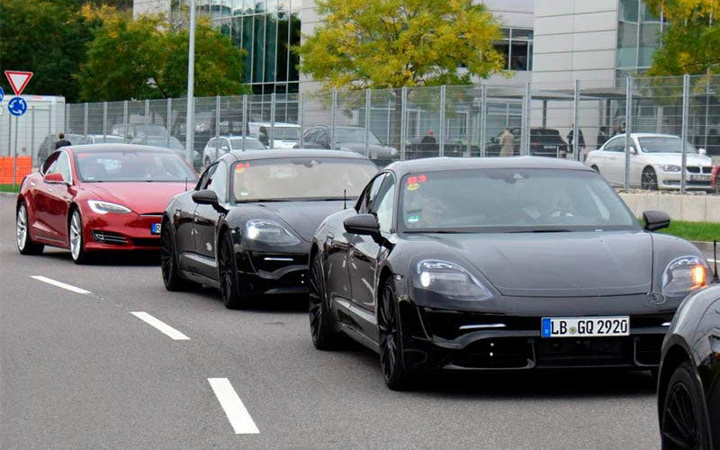 Porsche Taycan vs Tesla Model S