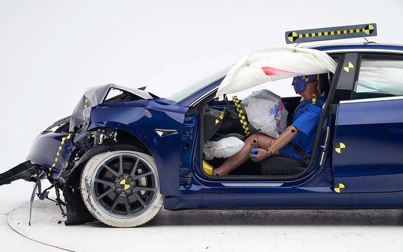 Tesla Model 3, Top Safety Pick + del IIHS