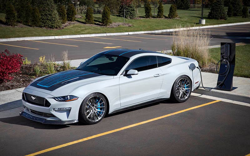 Ford Mustang Lithium presentado en el SEMA