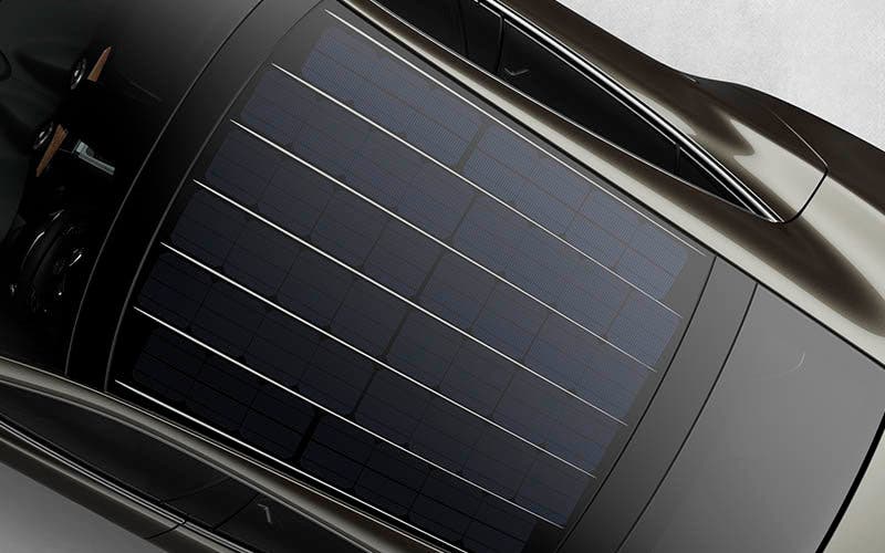 Coches eléctricos y solares, la promesa del automñovil autosuficiente