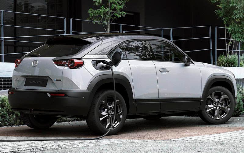 Mazda ha reducido el par motor del MX-30