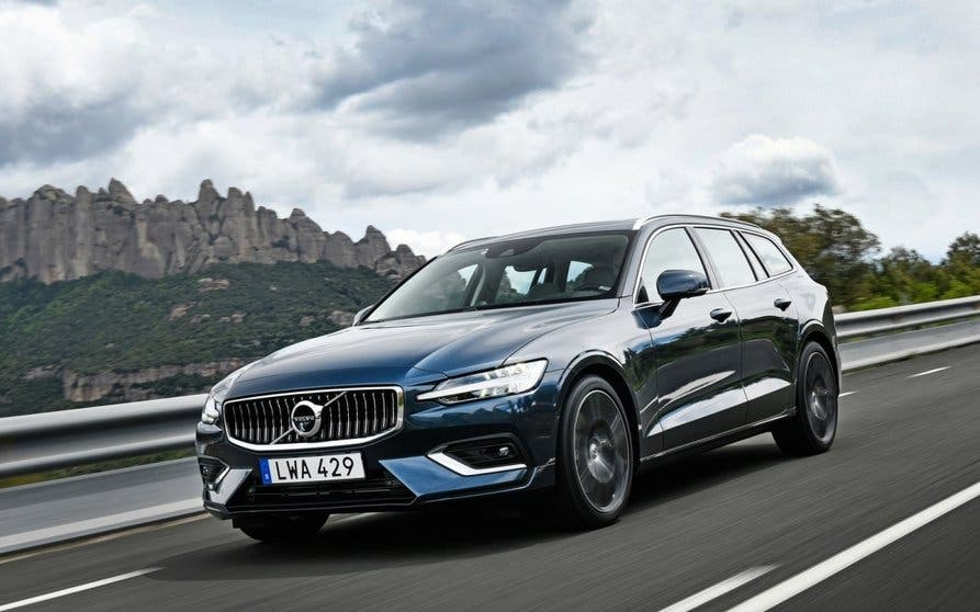 Volvo V60.
