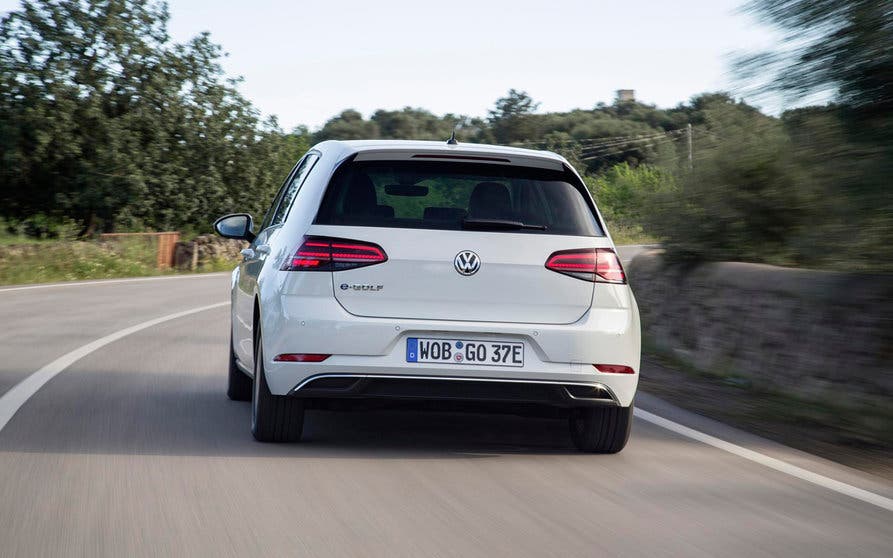 Imagen del Golf eléctrico de Volkswagen.