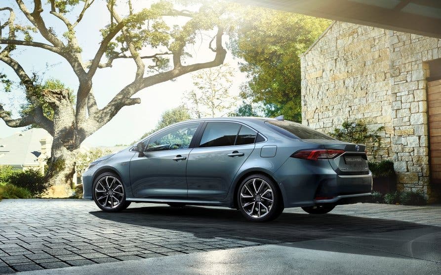 toyota-corolla-sedan-2021-portada
