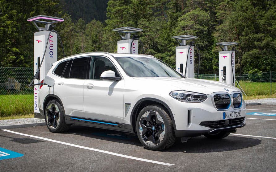 BMW iX3