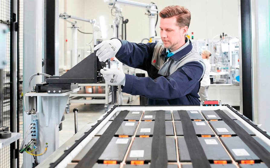 BorgWarner compra Akasol