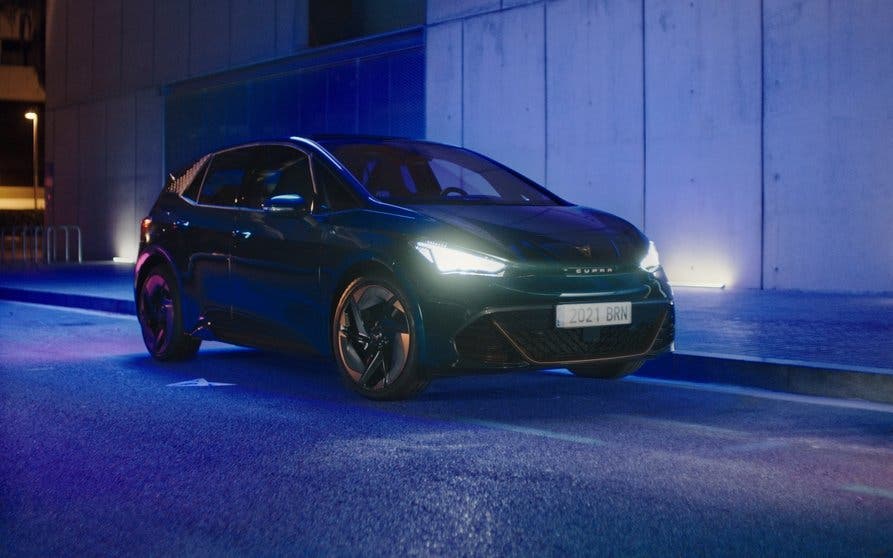 El CUPRA Born se muestra por última vez antes de su presentación final.