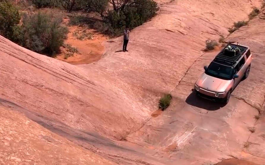 suv electrico Rivian R1T desierto Moab