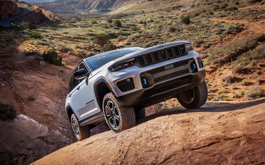 jeep-grand-cherokee-4xe-hibrido-enchufable_portada