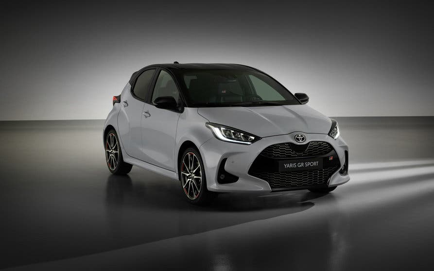 toyota-yaris-gr-sport (1)