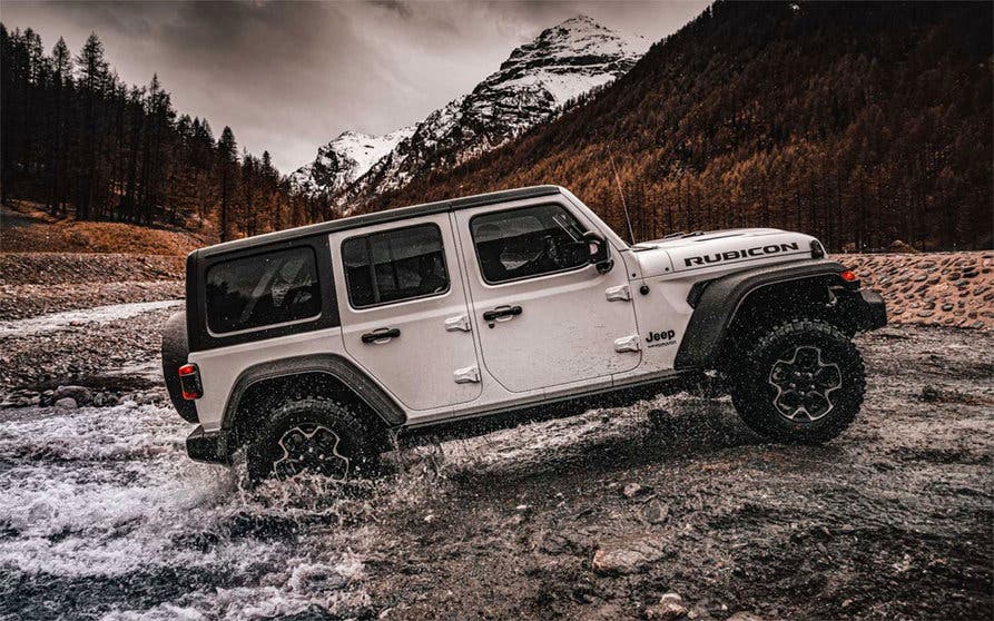 PORTADA - El Jeep Wrangler se actualiza eliminando su mecánica diésel y su carrocería de dos puertas