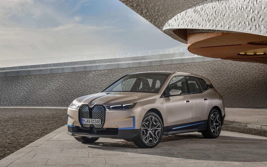Inicialmente el acuerdo dará cobertura a la fabricación de los nuevos faros ISELED del BMW iX
