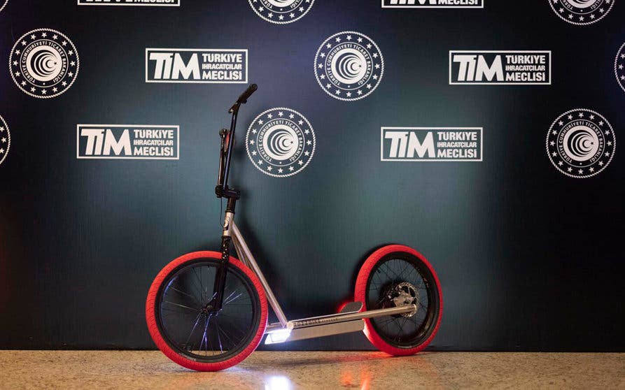 Pipegun 1 patinete eléctrico BMX-portada