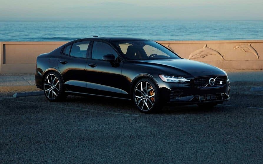 Volvo S60.