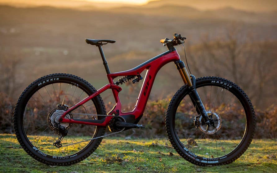 bicicleta electrica BH AtomX Carbon 2022-portada