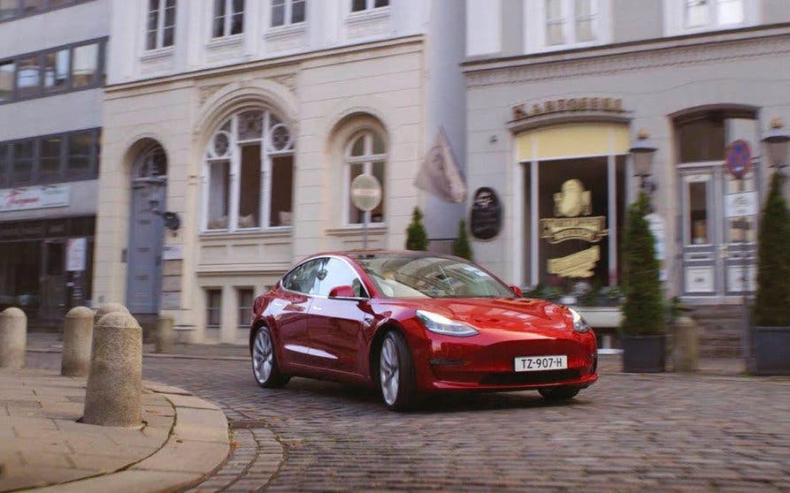 Tesla model 3 suiza