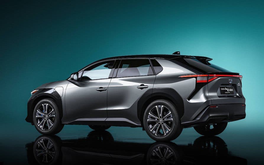 El Toyota bZ4x se comercializará en Japón únicamente bajo servicio de suscripción