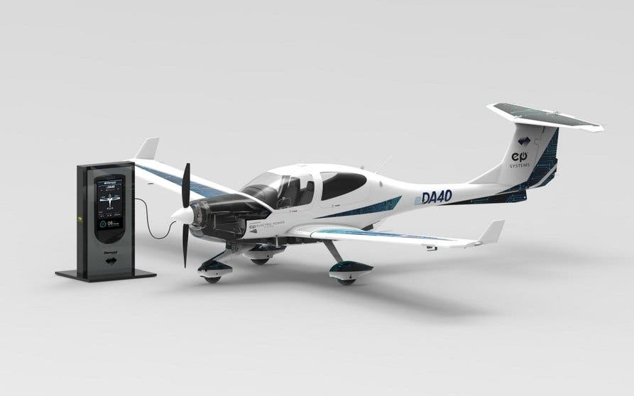 El Diamond Aircraft eDA40 es el primer avión eléctrico equipado con carga rápida de CC