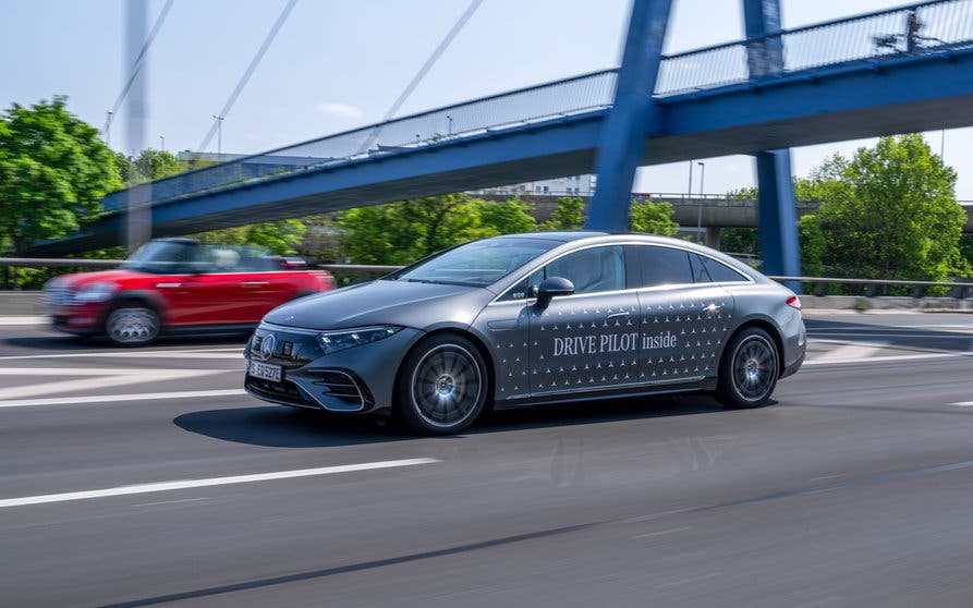 mercedes-eqs-drive-pilot