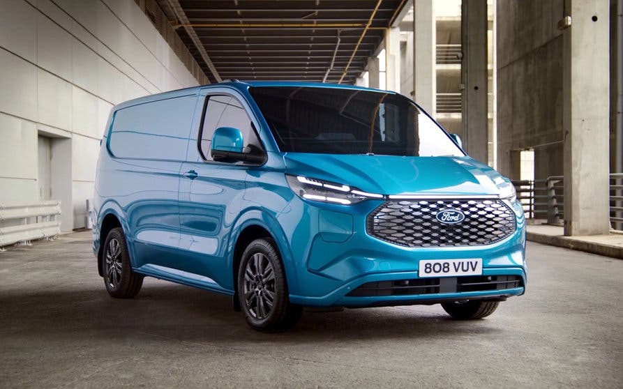 Ford muestra los primeros detalles estéticos de la Ford E-Transit Custom eléctrica