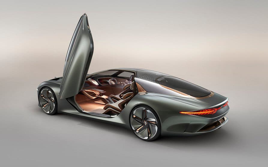 El CEO  de Bentley desvela los primeros detalles de su próximo coche eléctrico.