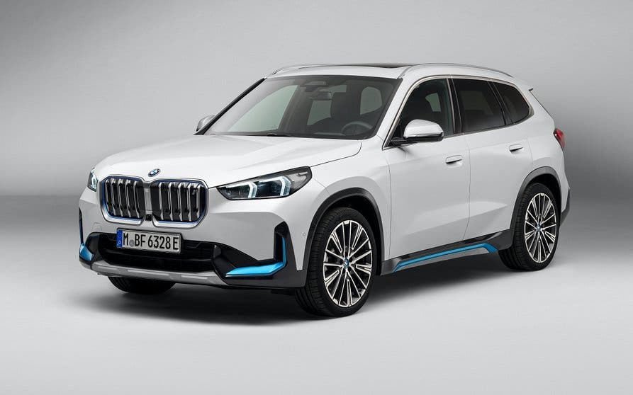 El BMW iX1 eléctrico ya tiene precio en España.