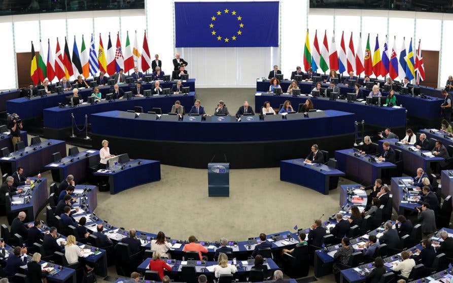 El Parlamento Europeo respalda la medida para prohibir la venta de coches térmicos en 2035