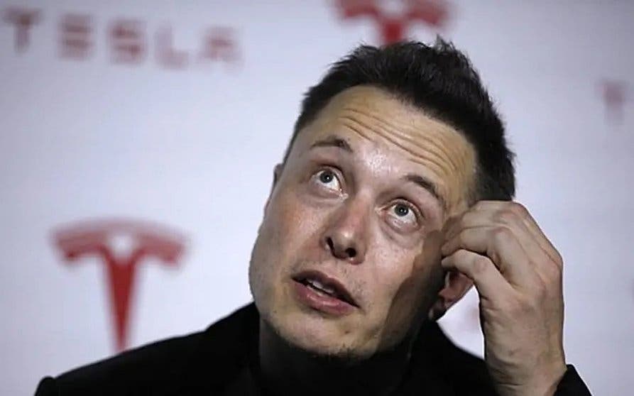 Elon-Muks-Pensativo