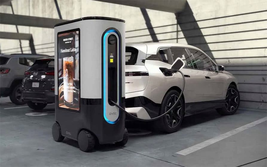 EV Safe Charge ha presentado el ZiGGY, su robot autónomo para la recarga de coches eléctricos