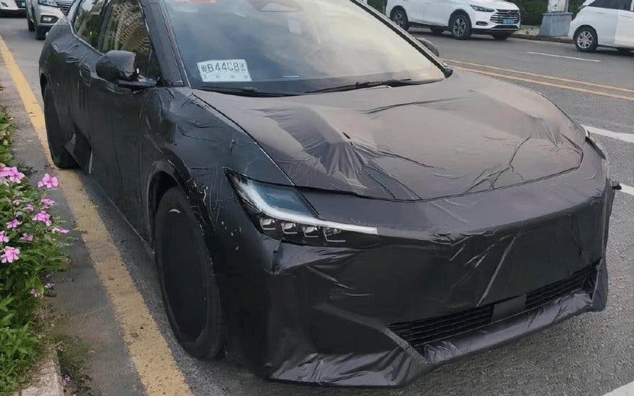 El eléctrico más importante de Toyota se deja ver de pruebas a pie de calle.