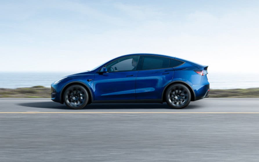 Tesla-Model-Y-Lateral