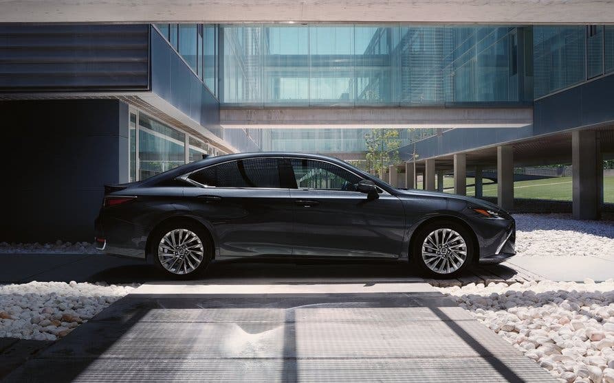 lexus-es-300h-2023_01