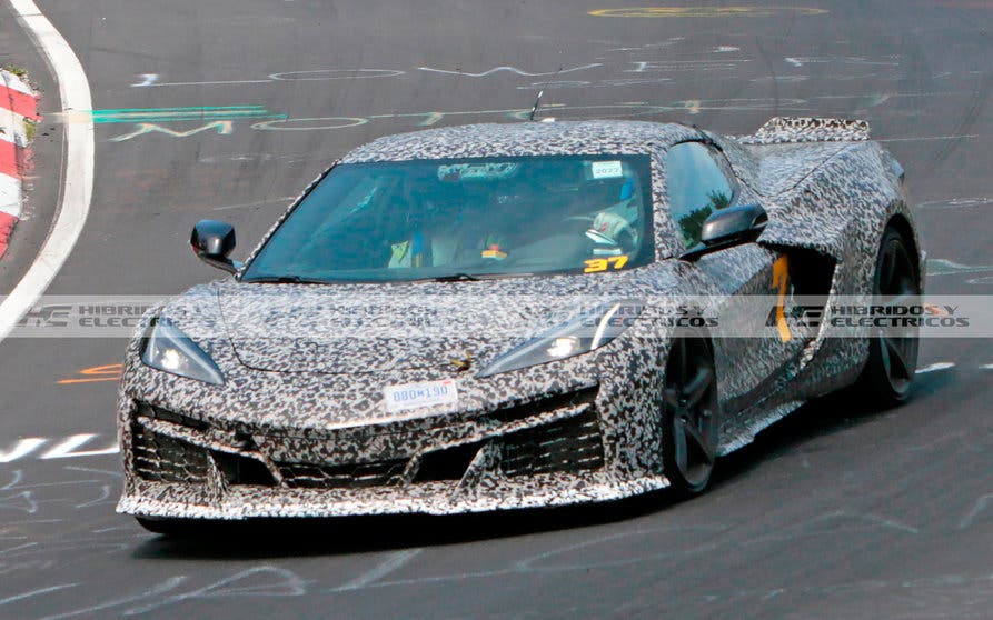 Corvette E-Ray track 11
