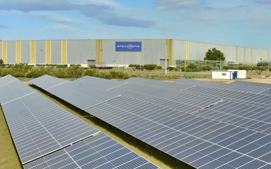 Planta fotovoltaica de Stellantis en Zaragoza.