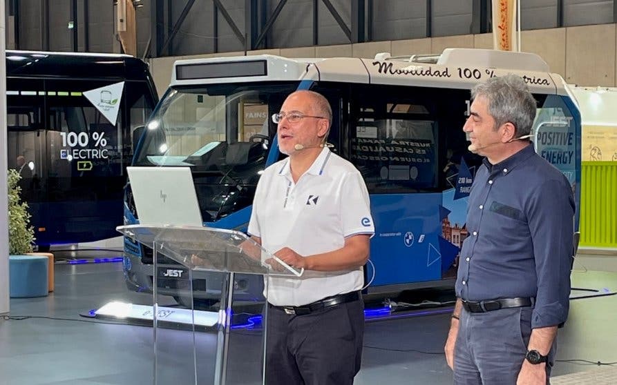 ANGEL LUIS ESTRELLA RESPONSABLE DE KARSAN ESPAÑA Y OKAN BAS CEO GLOBAL